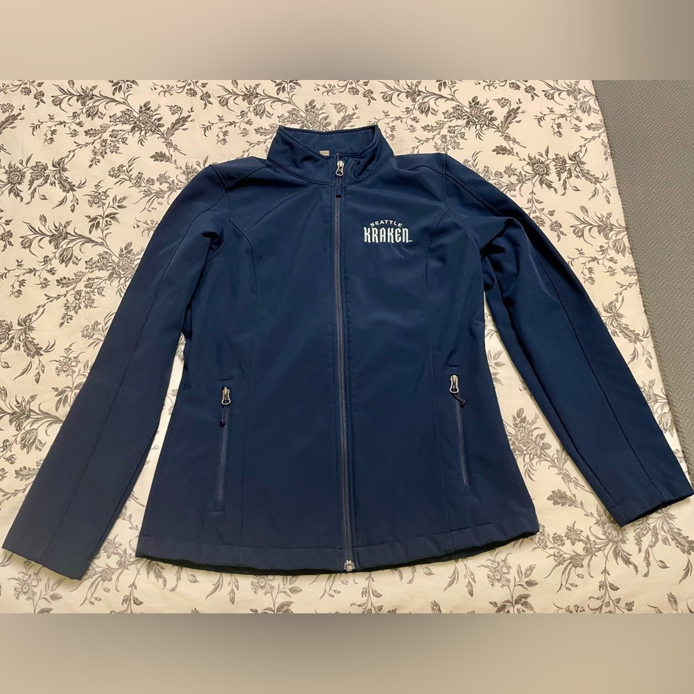Seattle Kraken Women's Softshell Jacket in Excellent Condition, size M
